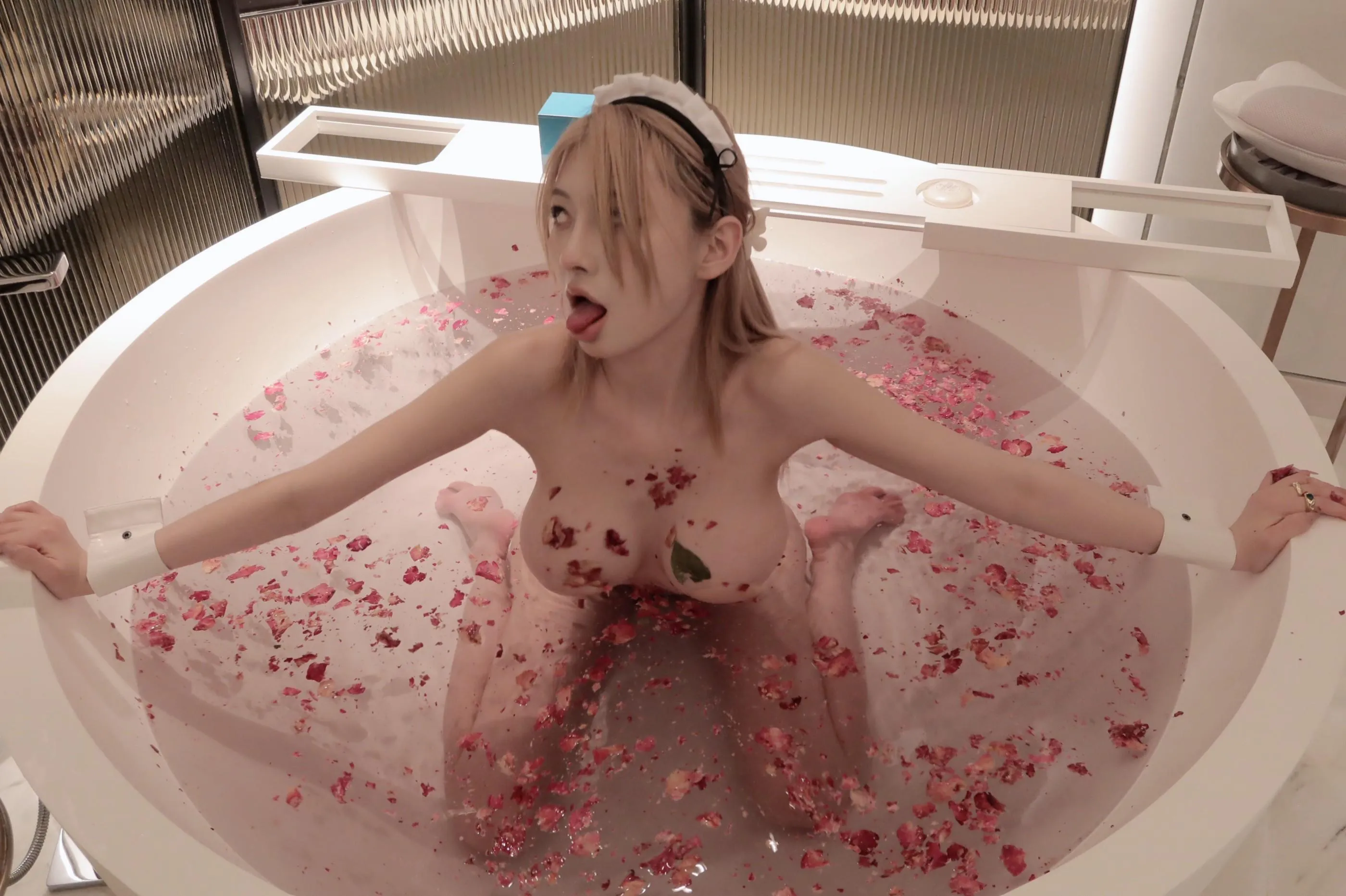 NO.013 脸红Dearie – 17 红酒美人 [44P]插图5